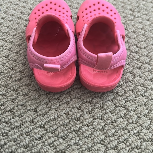Joybees pink shoes - Picture 3 of 3